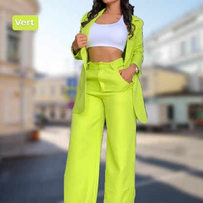Two-piece women's trendy set: chic blazer and straight-leg pants with pockets, solid color